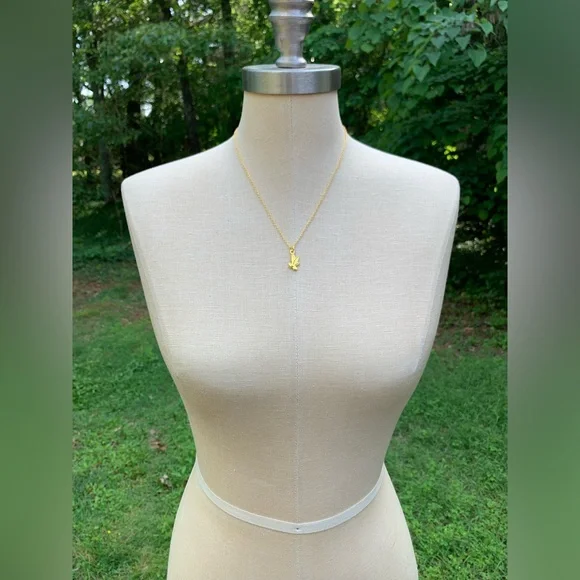 NWT Sterling Silver Plated Chain & Bee Alloy Metal Charm Necklace - Picture 3 of 10